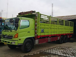 Truk Tronton untuk Pengiriman Barang di Pulau Jawa | Solusi Logistik & Trucking Efisien